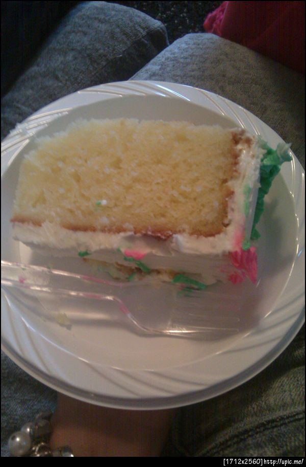 if yall ever need a cake this almond wet cake is the choice =]