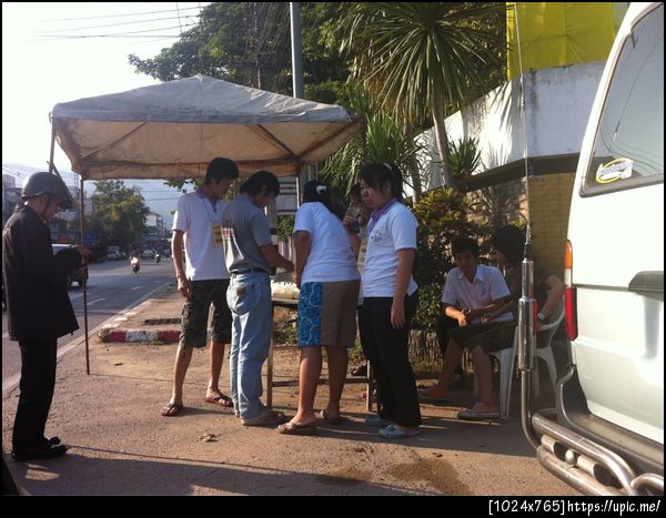 นักศึกษาขาย(นม) ที่ มช