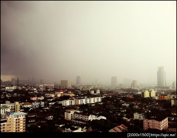 ฝนถล่ม เหยดดดดดดดดดดด