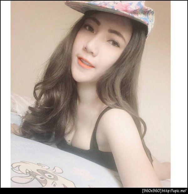 สองสาวคู่จิ้น สวยอย่างกับนางฟ้า ทำเอาหนุ่มๆ ต้องหลงรัก