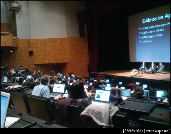 eBooks en #congresodigital. Cuál será la proporción papel-pantalla aquí?