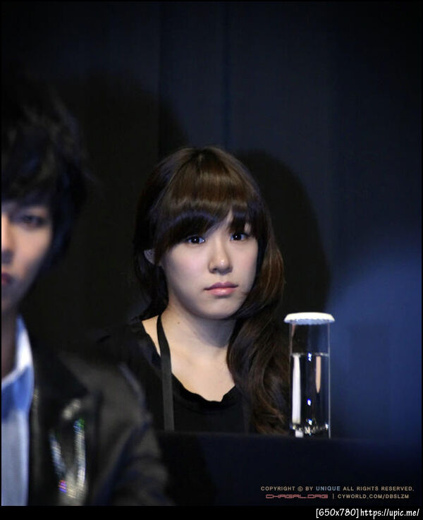 โอ้สสสสสสสส รูปนี้ไม่เคยเห็น งานอะไรกันนี่ นานมากแล้วสินะ 