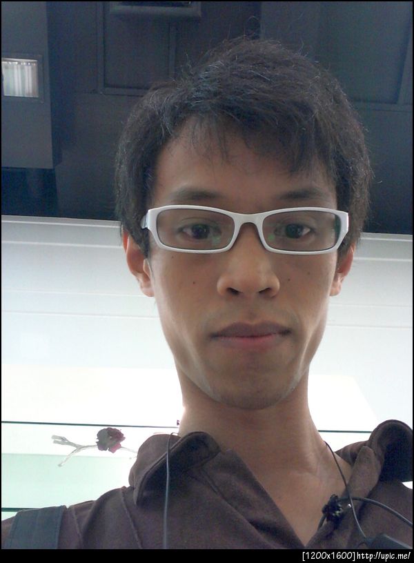 แว่นมันเบี้ยวๆ รึเปล่าเนี่ย