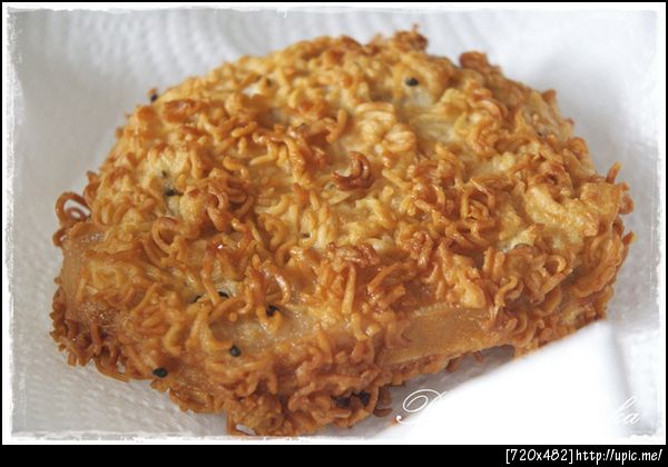 หมูทอดมาม่า