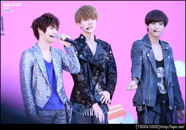 121007 Sehun @ 대한민국 나눔대축제 [IRIDESCENT BOY] 9P