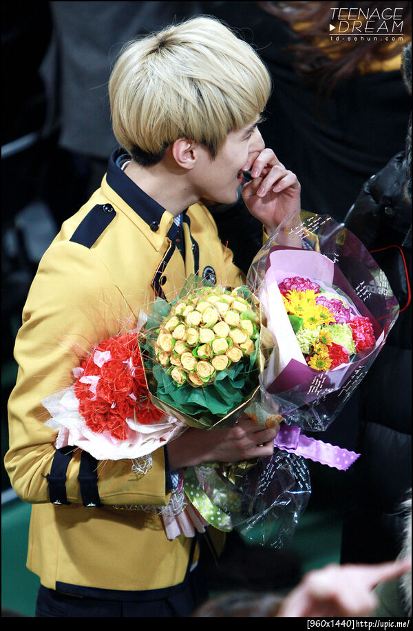 [Pic] 130207 Sehun - SOPA Graduation [Teenage Dream] 19P
