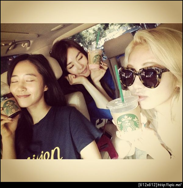 YulTi from HYOYEONSTAGRAM  ยูลทิลืมไปหรือเปล่าว่ามีเพื่อนอยู่ด้วย ฟานี่น่าจะขยับหัวมาอีกหน่อยแล้วซบยูลไปเลยนะคะ หลับตาพริ้มทั้งคู่ คึคึ