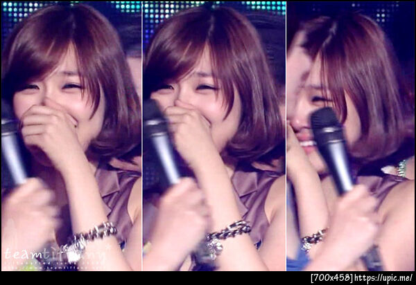 จะยิ้มหรือร้องไห้ ^^?? แต่น่ารักจัง >w<