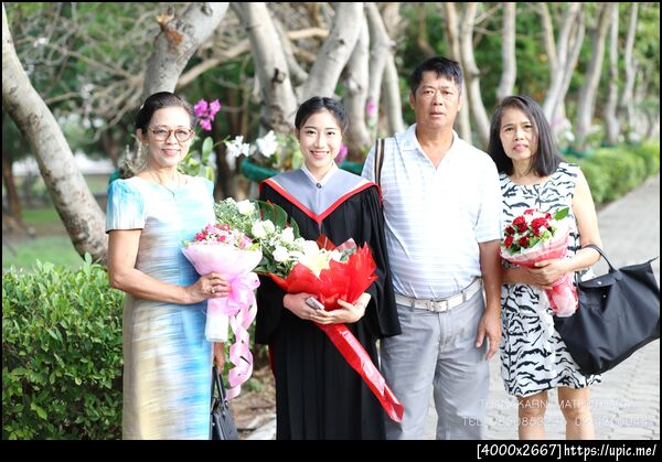 รับถ่ายภาพ รับปริญญา มศว นครนายก 085-0853236