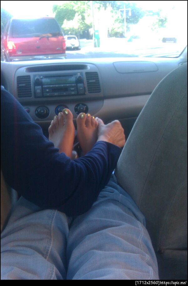 I'm spoiled massage while she drives =]
