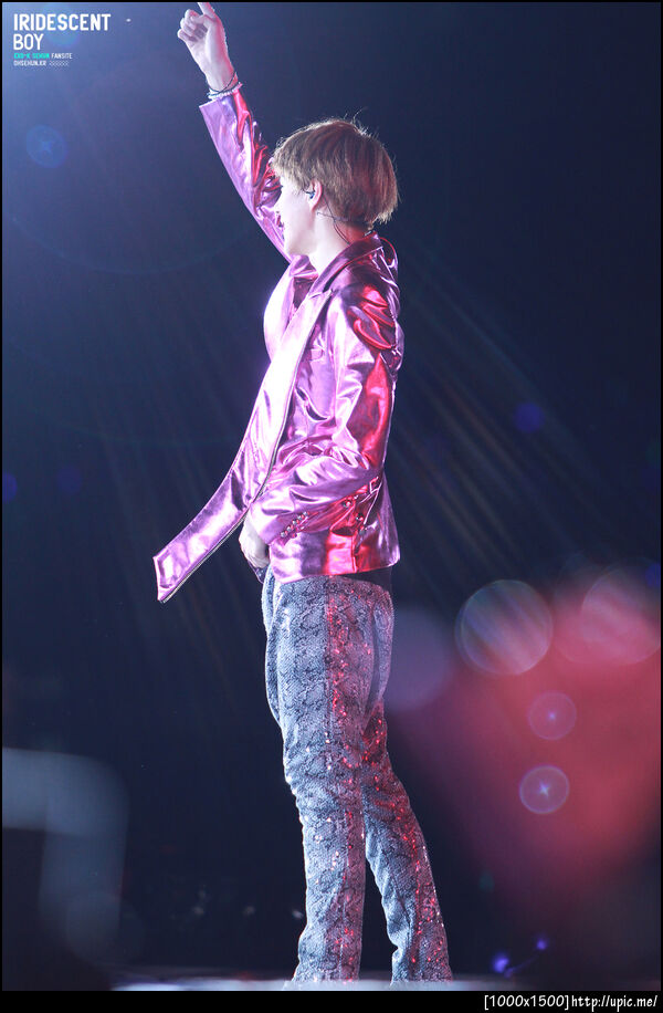 [Pic] 120818 Sehun @ SMT CONCERT in SEOUL [IRIDESCENT BOY] 6P