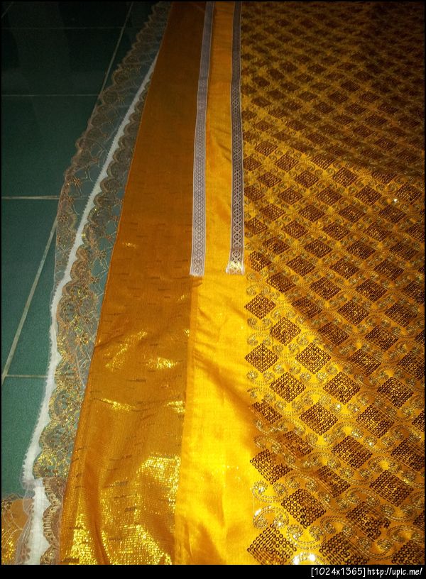 เอาริบบิ้นวางเป็นแนวสำหรับเอาเพชรวาง