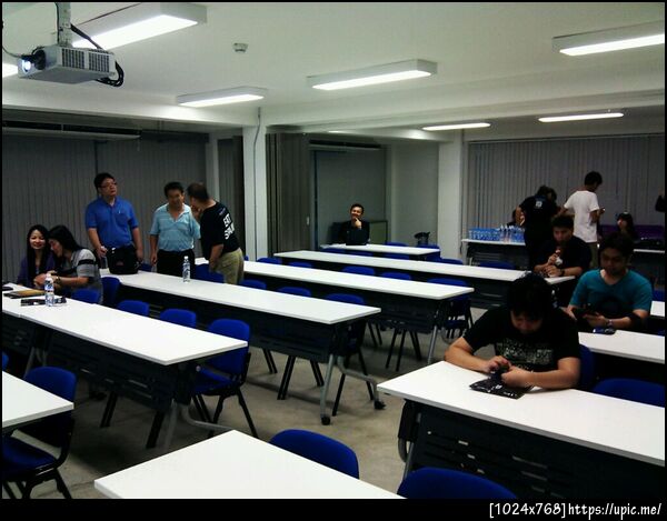 เริ่มมีคนมากันแล้ววว