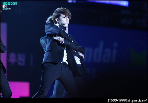 [Pic] 120512 Sehun @ Dream Concert [IRIDESCENT BOY] 2P