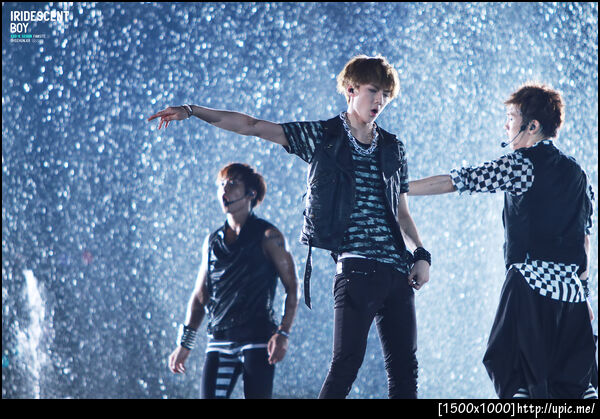 [Pic] 120818 Sehun @ SMT CONCERT in SEOUL [IRIDESCENT BOY] 6P