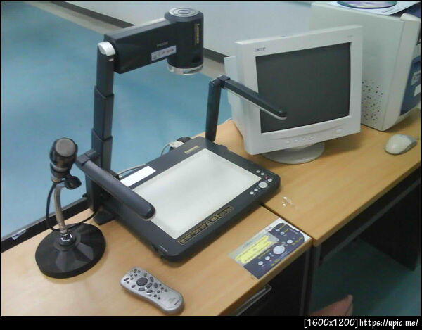 @thanyakij คอมและเครื่องฉายสไลด์