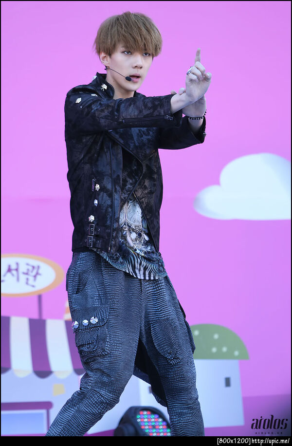 121007 Sehun @ 구리 코스모스축제 [AIOLOS] 21P
