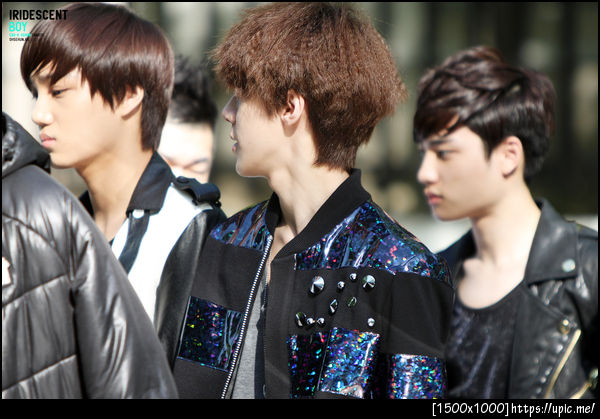 [PIC] 120504 Sehun on the Way Go to Music Bank [IRIDESCENT BOY] 5P