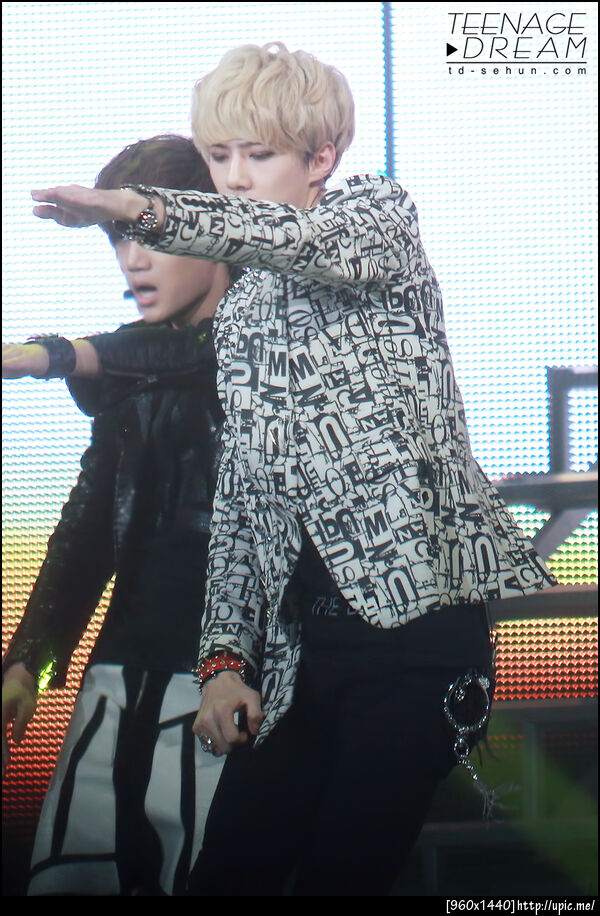 [Pic] 130131 Sehun - Seoul Music Awards [Teenage Dream] 17P