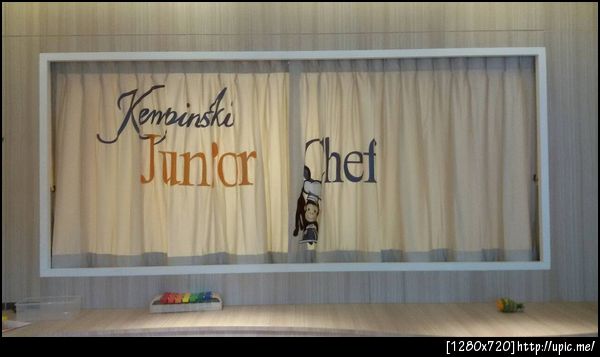 รับปัก ตัด เย็บโทร 089-5303056  Line id = chutima 013 