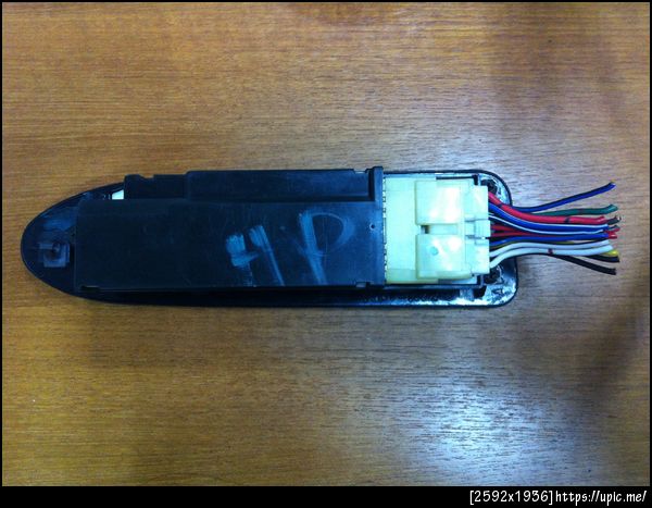 สวิตซ์ควบคุมกระจกไฟฟ้า 10x ใส่ 92 ได้