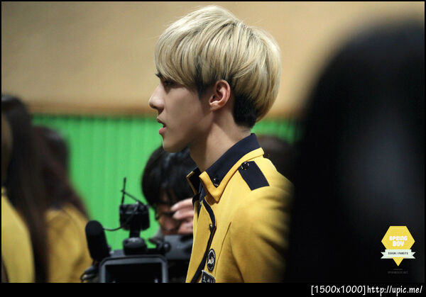 [Pic] 121231 Sehun -  SOPA Graduayion [SPRING BOY] 17P