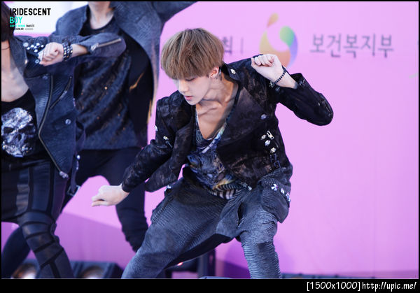 121007 Sehun @ 대한민국 나눔대축제 [IRIDESCENT BOY] 9P