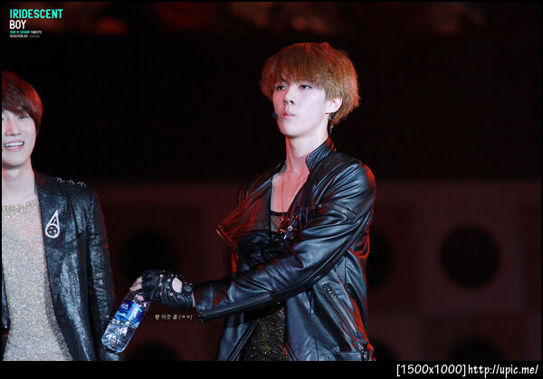 [Pic] 120713 Sehun @ Yeosu Pop Festival [IRIDESCENT BOY] 17P