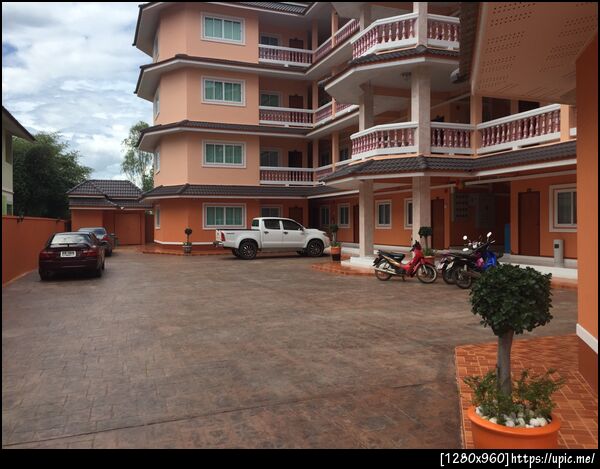 ลานจอดรถ