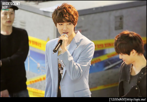 [Pic] 120509 Sehun @ Daejeon Fansign [IRIDESCENT BOY] 4P