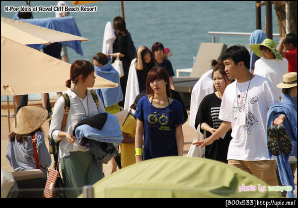 ฮยอนอา(ข้างหลังก็มี)