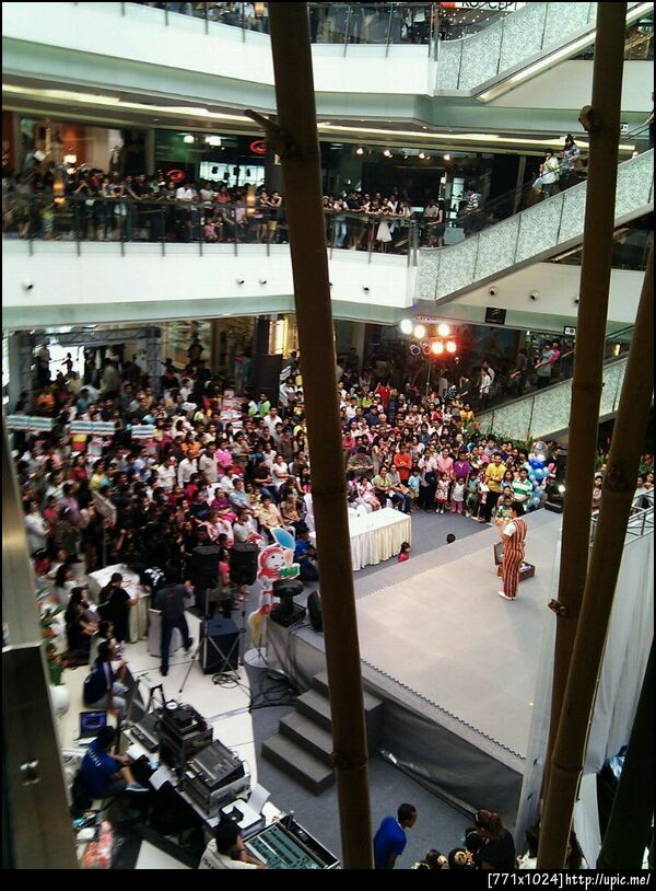 เหยดด คนอย่างเยอะ