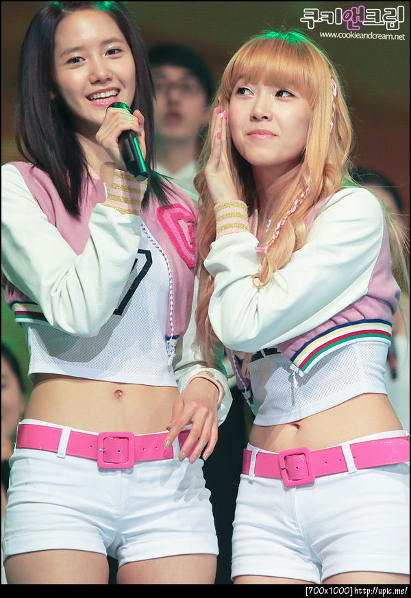 listen to me Baby..... ><