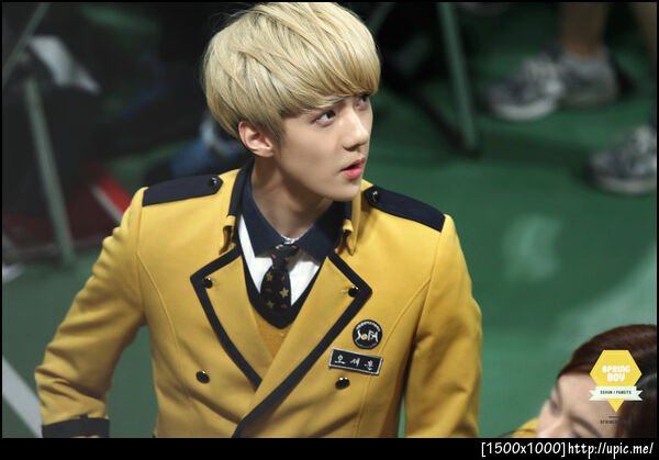 [Pic] 121231 Sehun -  SOPA Graduayion [SPRING BOY] 17P