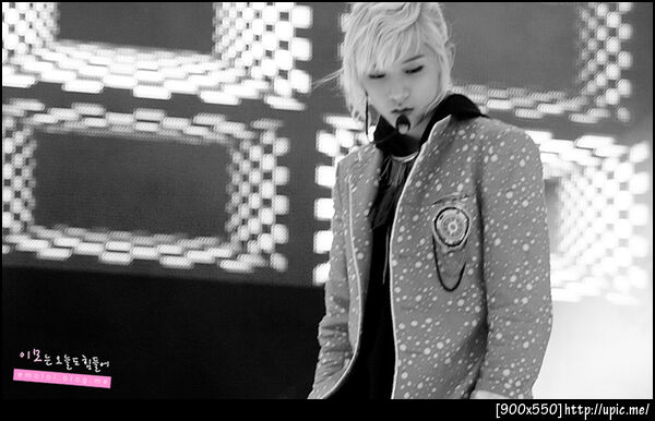 [Pic] 120424 REN @ Park Junhyung's Happy Time Public Broadcast ,, Credit  이모 (4)
