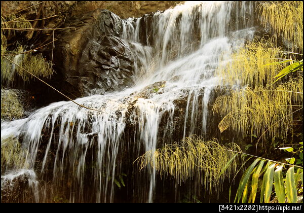 น้ำตกห้วยแก้ว 01 large