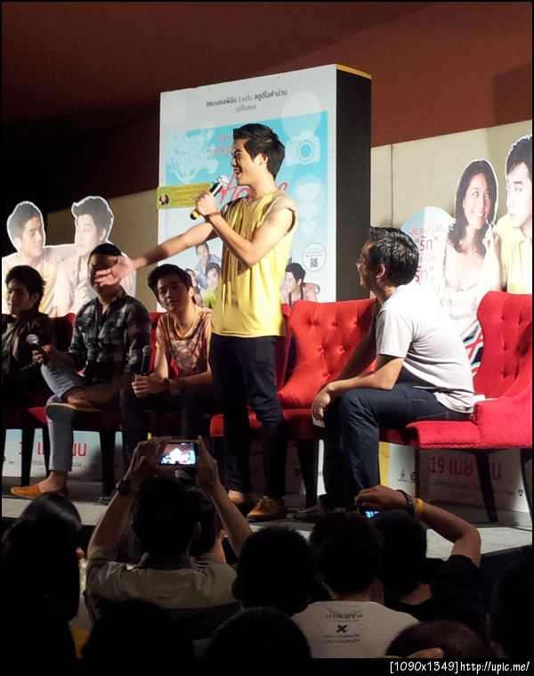 กอดหน่อย >,,<