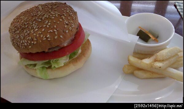 バーガーランチにベーコンプラス。