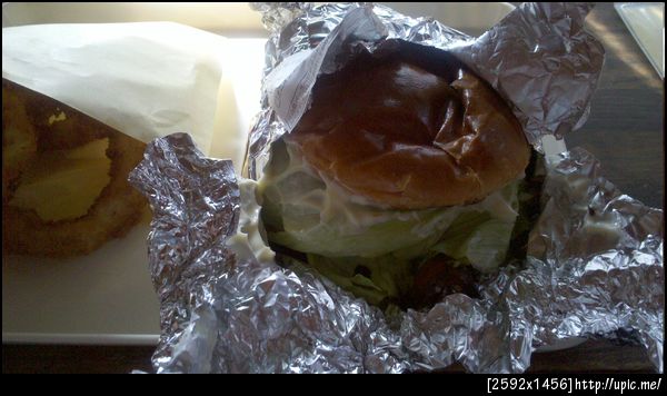 画像あったわ～。女性にすすめて食べにくさにあたふたする様子を眺めてみたい。