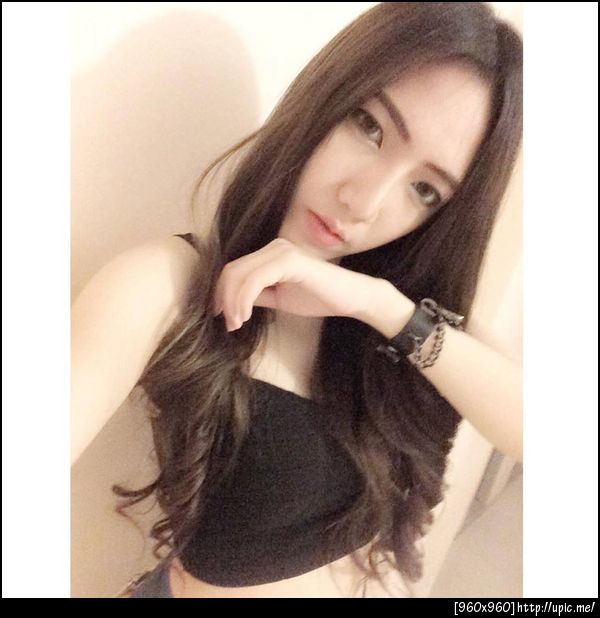 สองสาวคู่จิ้น สวยอย่างกับนางฟ้า ทำเอาหนุ่มๆ ต้องหลงรัก