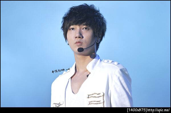 110507 Yesung SSlll in Vietnam cr:4yesung.com