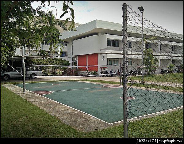 สนามตะกร้อ มีตาข่ายกันลูกบอลหลุดออกมาถนนด้วย #backtoschool