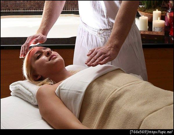 บริการ สปา & นวด ซึ่งจะทำให้คุณผู้หญิงประทับใจตั้งแต่นาทีแรกที่ใช้บริการกับผมครับ ผู้ให้บริการนวดบำบัดทำงานแบบมืออาชีพ และรักในการบริการอย่างแท้จริงครับ บริการที่นำเสนอ ได้แก่การนวดแบบต่างๆ รวมทั้งข้อเสนอแพ็กเกจที่ผสมผสานกับบริการนวดอย่างกลมกลืน เช่นการน้ำมันอโรม่าสไตล์ธรรมชาติ ทำให้คุณผู้หญิงที่เข้ารับบริการเพลิดเพลินผ่อนคลายและให้ประสบการณ์ที่ยอดเยี่ยม เปิดทุกวันวันจันทร์-ศุกร์ 9.00-00.00 น. โทร : 099-389-4792 Line: 0993894792 https://www.เทเลอร์สปา.com/  https://www.facebook.com/Spatyler/  https://twitter.com/SpatylerTyler https://www.instagram.com/tyler.therapist/ https://www.youtube.com/cha…/UCkHEfj7-L0Cba4919ShpjdA/videos