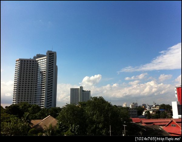 ฟ้าสีน้ำเงินใสปิ้งรับวันแม่