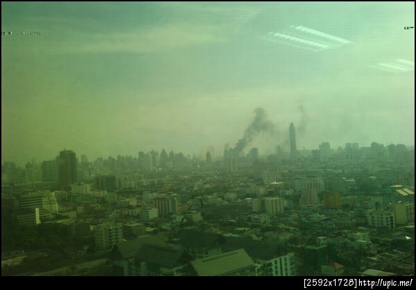 เห็นควันไฟจากบริษัทตลอดวัน (ถ่ายไว้ก่อนกลับ)