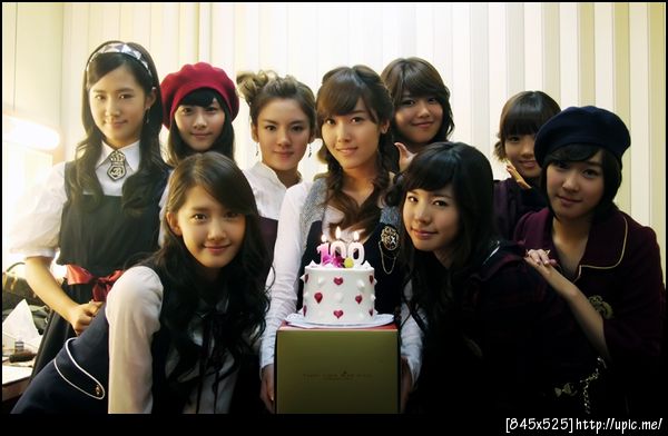 ยูริ - งามอย่างกุลสตรี สิก้า - ลีดเดอร์วง แทแท - ลีดเดอร์เงา (อยู่ในเงามืดมาก)