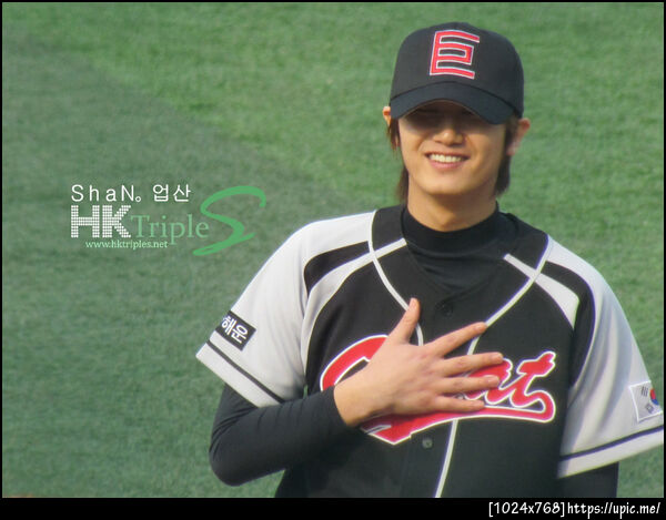 110224 Young Saeng at M4's MV Shooting with Baseball Team