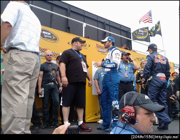 JJ talking to actor Kevin James at driver intros