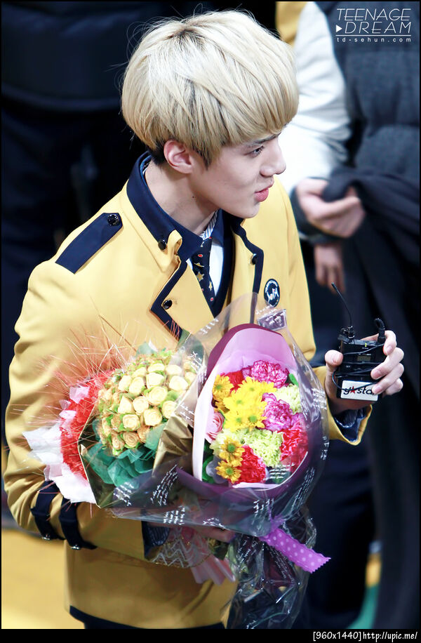 [Pic] 130207 Sehun - SOPA Graduation [Teenage Dream] 19P