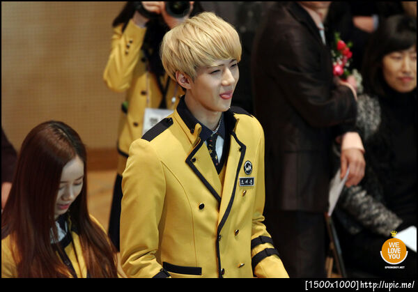 [Pic] 121231 Sehun -  SOPA Graduayion [SPRING BOY] 17P